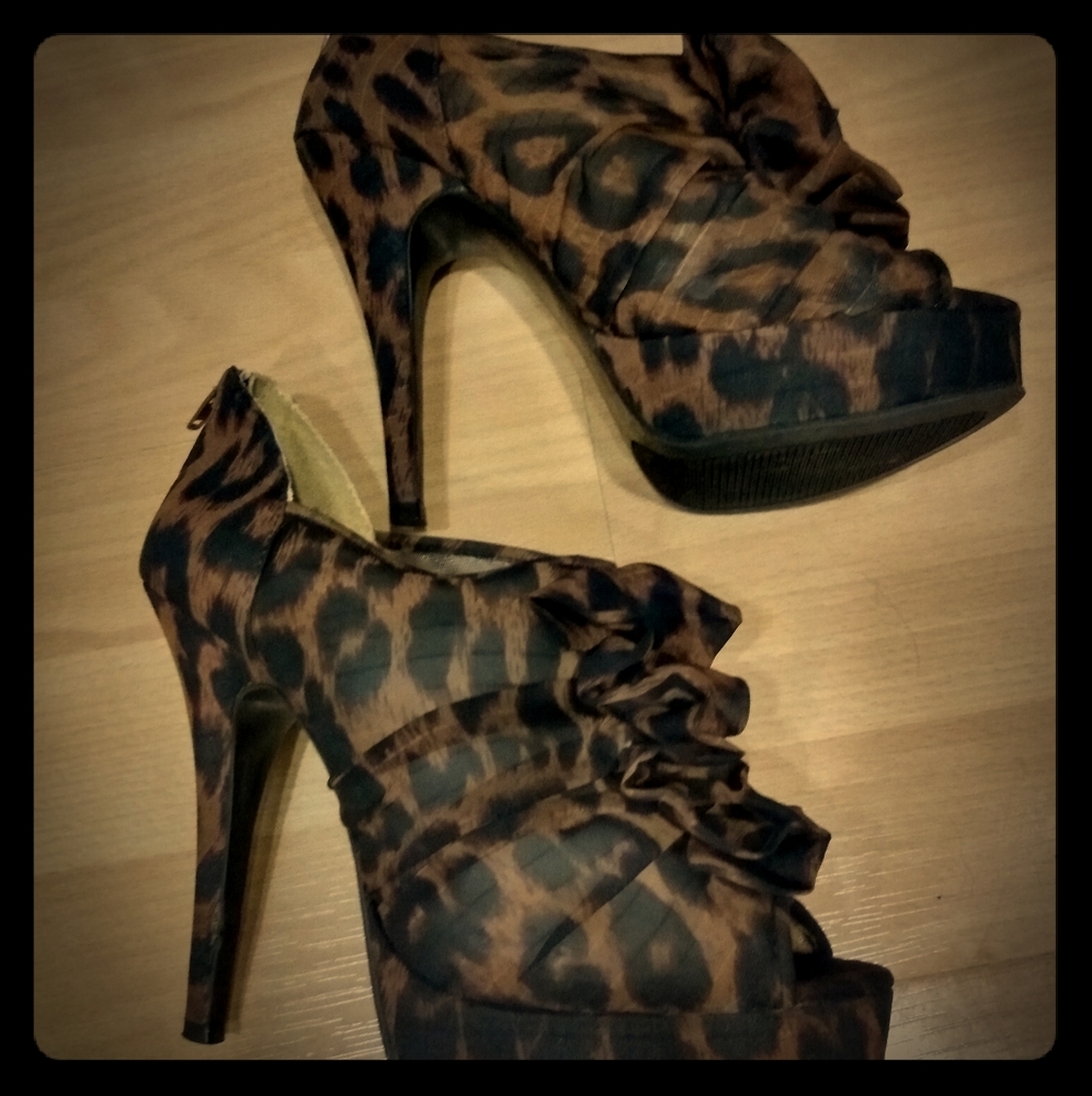 Nine west platform pumps Leopard
